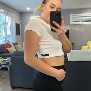 WHITE ALPHALETE CROP TOP.